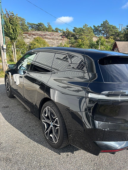 BMW iX 6 of 21