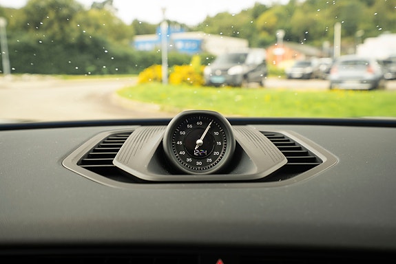 Porsche Cayenne 5 of 26