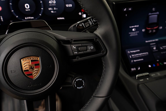 Porsche Cayenne 14 of 26