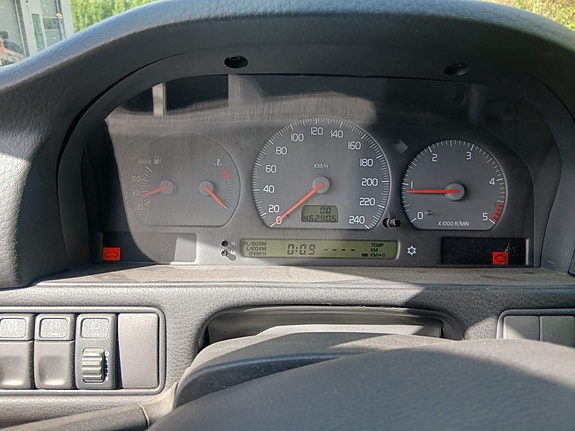 Volvo V70 9 of 16