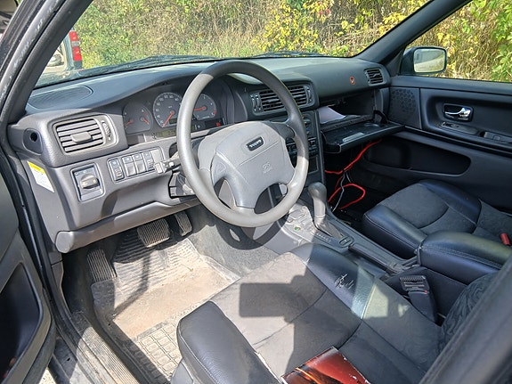 Volvo V70 8 of 16