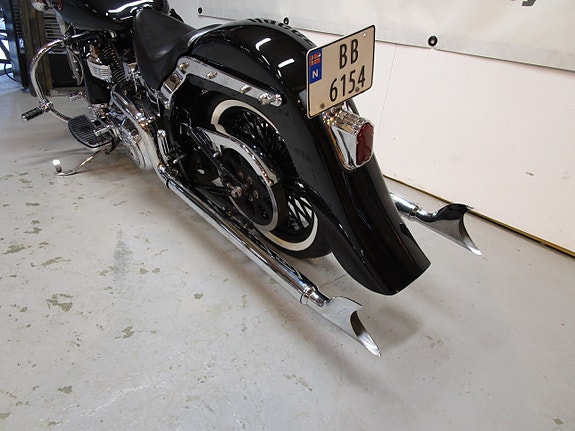Harley-Davidson FLSTC Heritage Softail Cholo 13 of 18