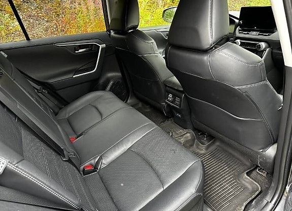 Toyota RAV4 13 of 16