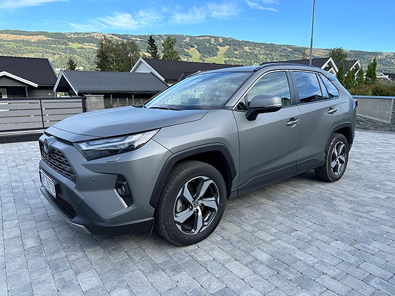 Toyota RAV4 6 of 16