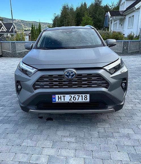 Toyota RAV4 5 of 16