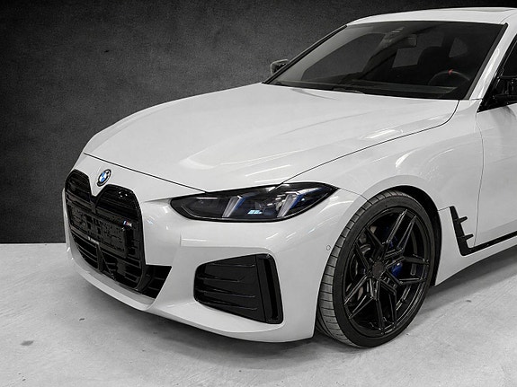 BMW i4 4 of 30