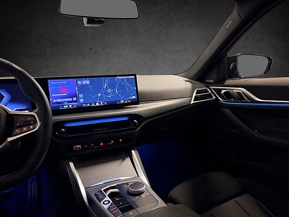 BMW i4 18 of 30