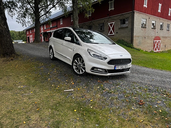 Ford S-MAX 2 of 30