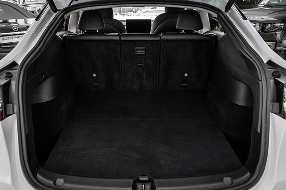 Tesla Model Y 26 of 26