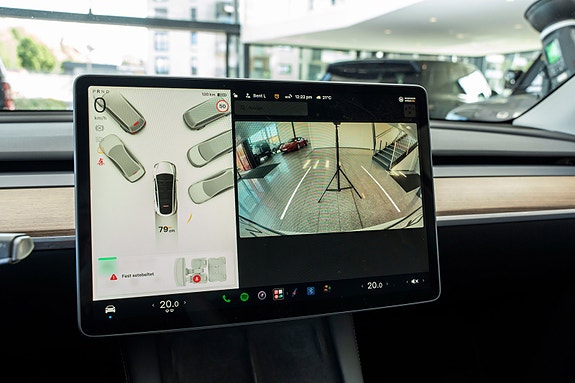 Tesla Model Y 16 of 26