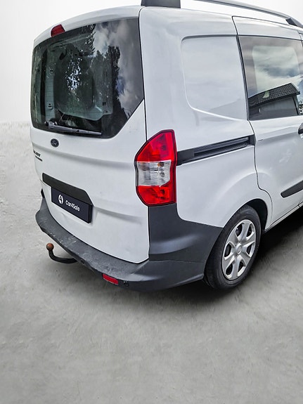 Ford Transit Courier 5 of 12