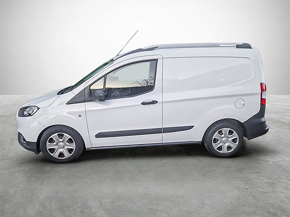 Ford Transit Courier 2 of 12