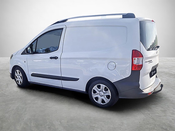 Ford Transit Courier 3 of 12