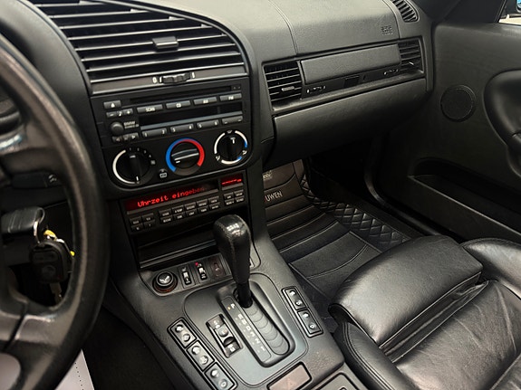 BMW 318i 21 of 24