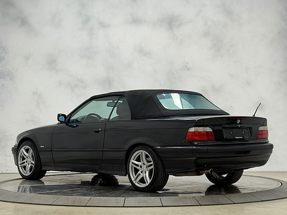 BMW 318i 12 of 24