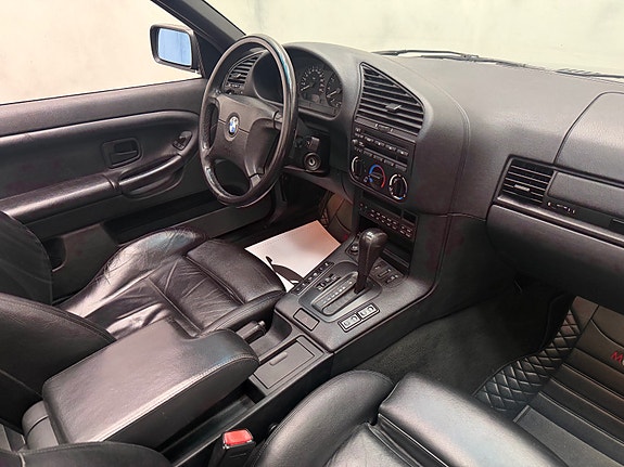 BMW 318i 19 of 24
