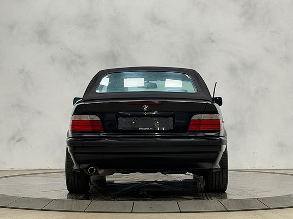 BMW 318i 10 of 24