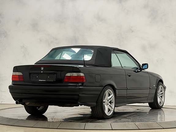 BMW 318i 9 of 24