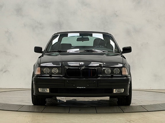 BMW 318i 4 of 24