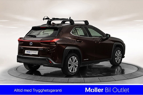 Lexus UX300e 4 of 18