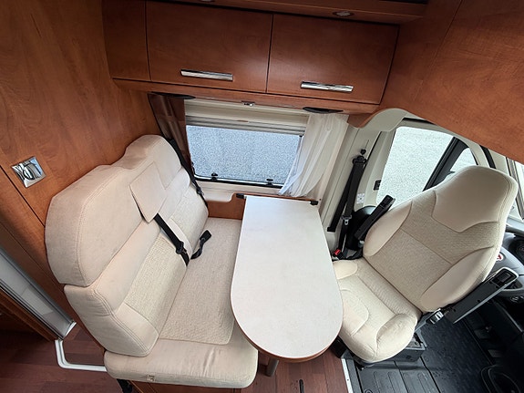 Carthago Malibu Van 600 LE Low-Bed lav km stand, automat 6 of 14