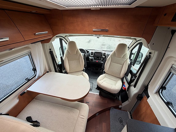 Carthago Malibu Van 600 LE Low-Bed lav km stand, automat 5 of 14