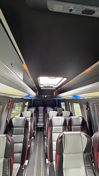 Mercedes-Benz Sprinter 519 CDI CMS Auto 16 of 20