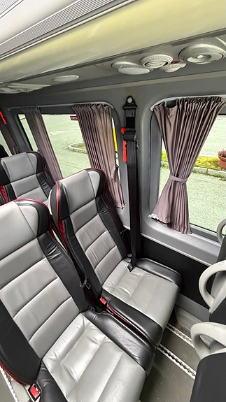 Mercedes-Benz Sprinter 519 CDI CMS Auto 13 of 20