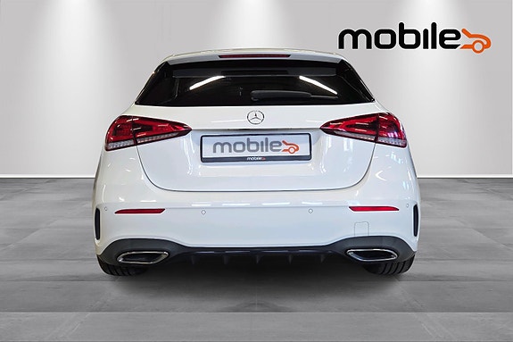 Mercedes-Benz A180 4 of 25