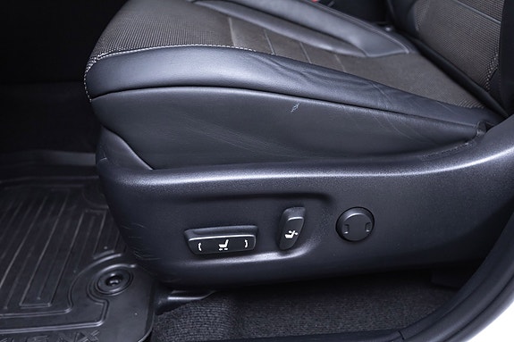 Lexus NX300h 25 of 30