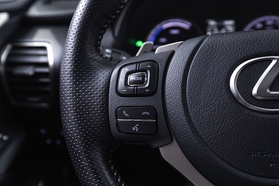 Lexus NX300h 11 of 30