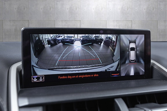 Lexus NX300h 16 of 30