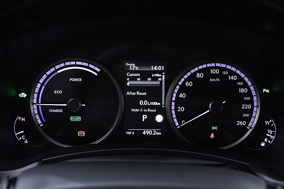 Lexus NX300h 14 of 30
