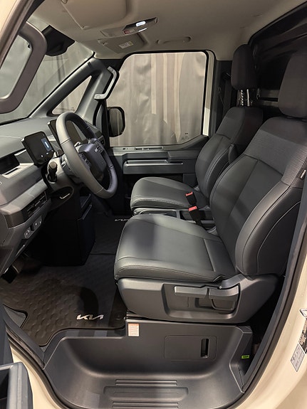Kia PV5 13 of 30