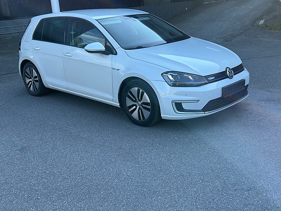 Volkswagen e-Golf VII 9 of 23
