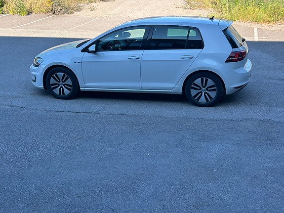Volkswagen e-Golf VII 4 of 23