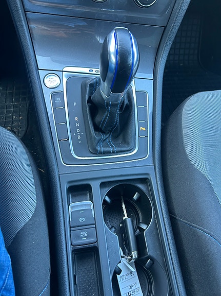 Volkswagen e-Golf VII 20 of 23