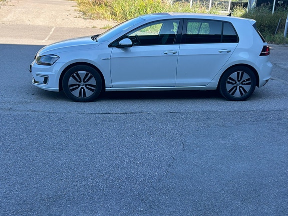 Volkswagen e-Golf VII 5 of 23