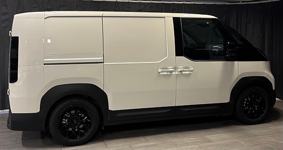 Kia PV5 8 of 30