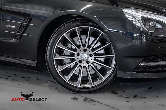 Mercedes-Benz SL500 5 of 30