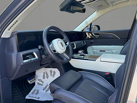 Hongqi E-HS9 13 of 30