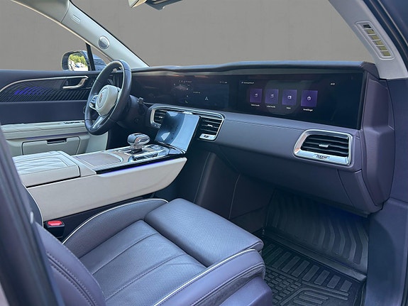 Hongqi E-HS9 16 of 30
