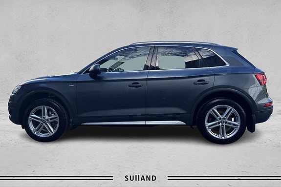 Audi Q5 2 of 28