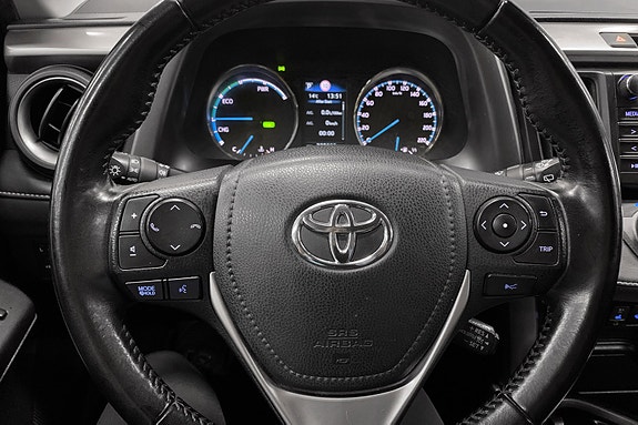 Toyota RAV4 8 of 14