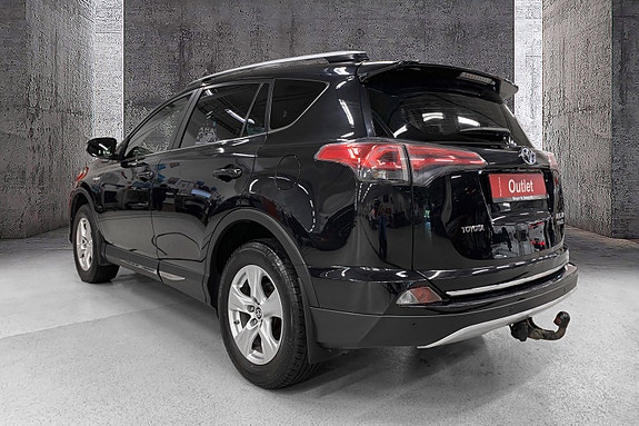 Toyota RAV4 2 of 14