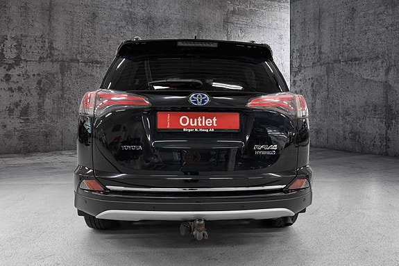 Toyota RAV4 7 of 14