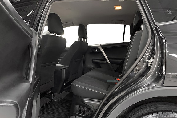 Toyota RAV4 4 of 14