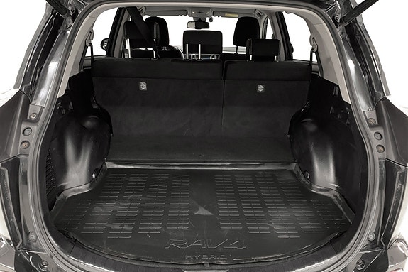 Toyota RAV4 5 of 14