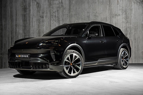 Porsche Cayenne 3 of 30