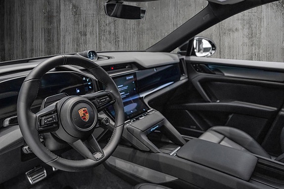 Porsche Cayenne 9 of 30